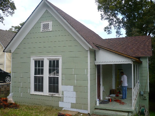 Before  In 2009 Martin Brothers Painting Painted this Chattanoga home on Oilver Street before